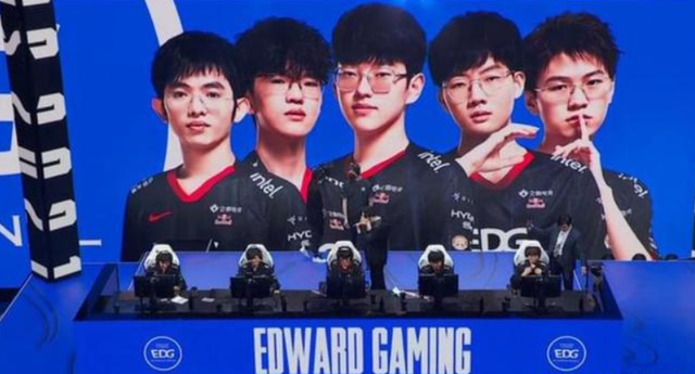 多元化的服 多元化的服